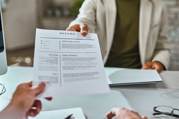 How to Write a CV for Hong Kong in 2026