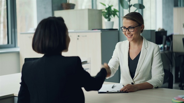 What a Hong Kong recruitment agency does that LinkedIn can't